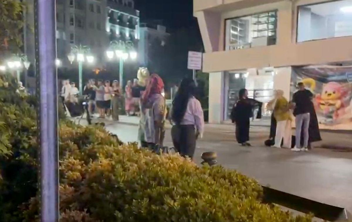 Eskişehir'de iki kadın grup arasında cadde ortasında kavga