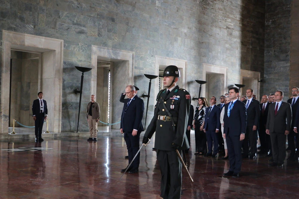 NATO heyetinden Anıtkabir'e ziyaret