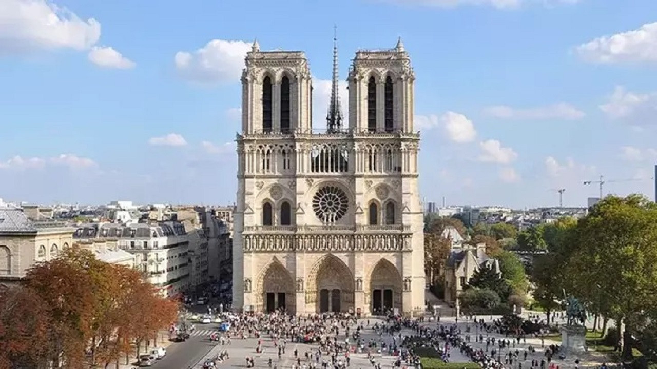 Notre Dame'da "yüzyılın kazısı" başladı: 2000 yıllık tarih gün yüzüne çıkıyor