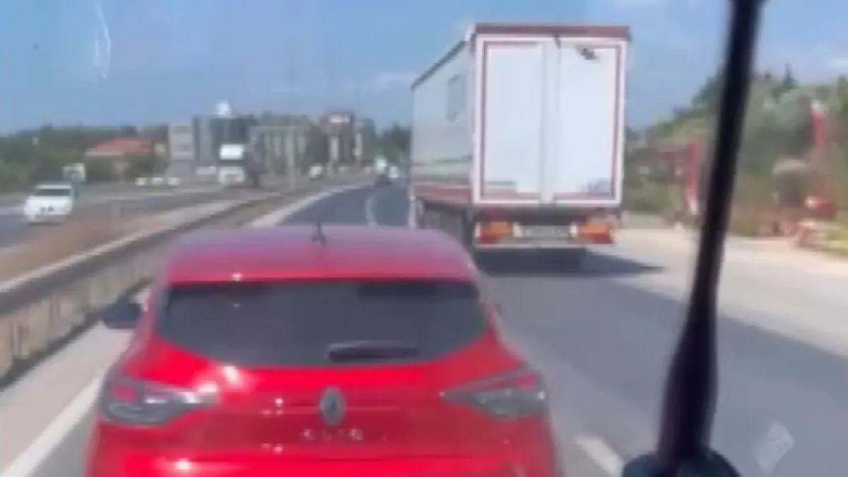 Silivri'de akılalmaz anlar kamerada: Vakaya giden ambulansa yol vermedi!