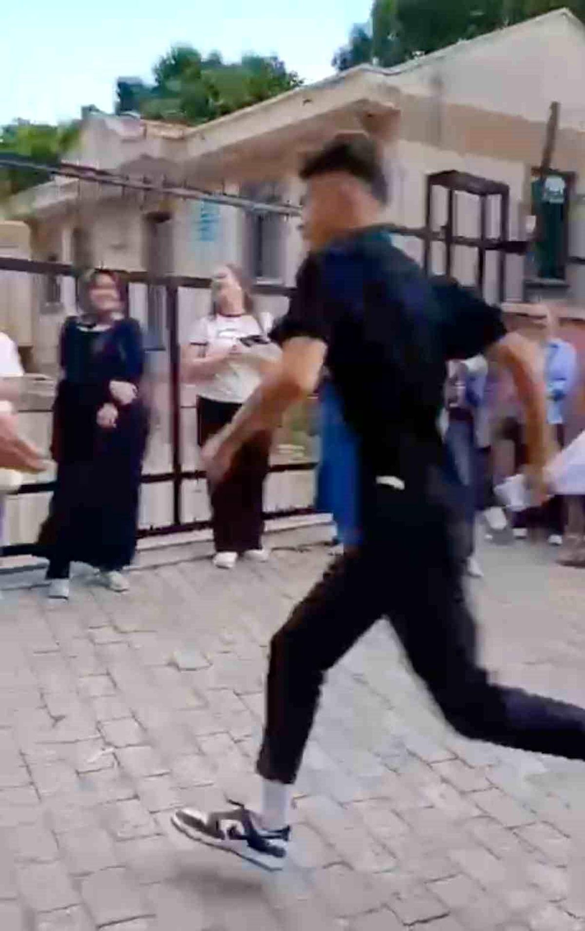 Kimliğini son anda bulan öğrenci maratoncuları aratmadı