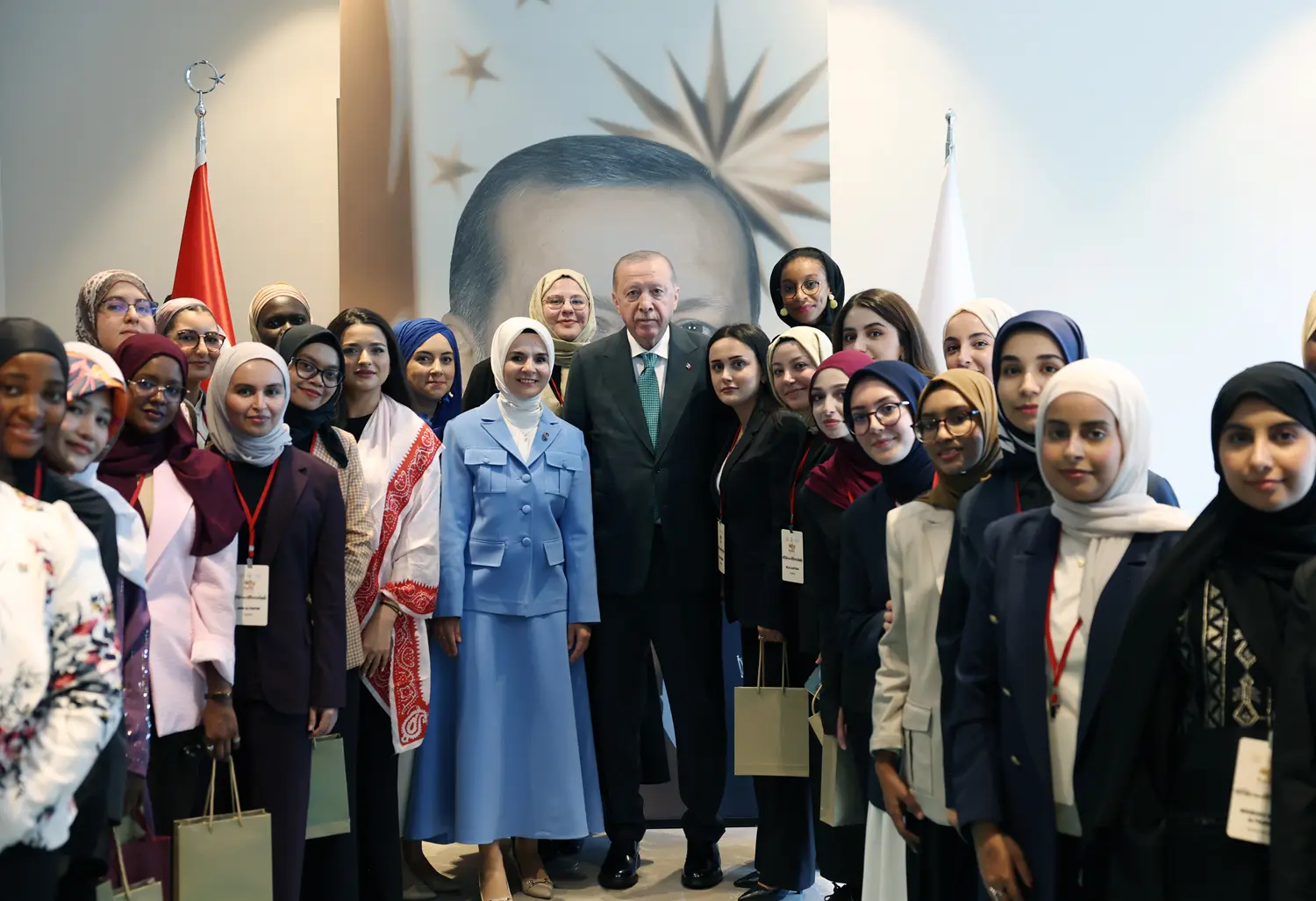 Cumhurbaşkanı Erdoğan, 'Genç Müslüman Kadınlar Liderlik Programı' katılımcılarını kabul etti