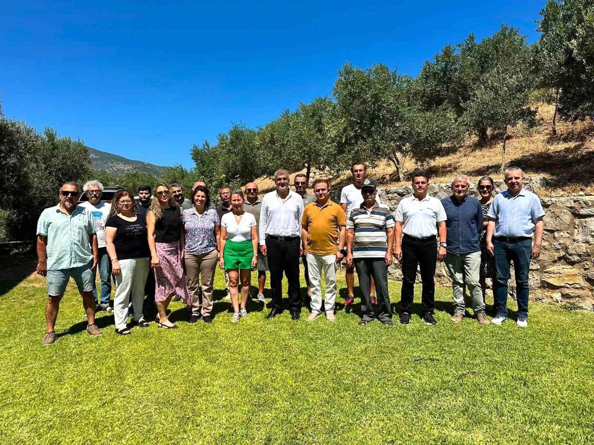 Datça'da zeytin ve badem üreticileri birliği resmen kuruldu