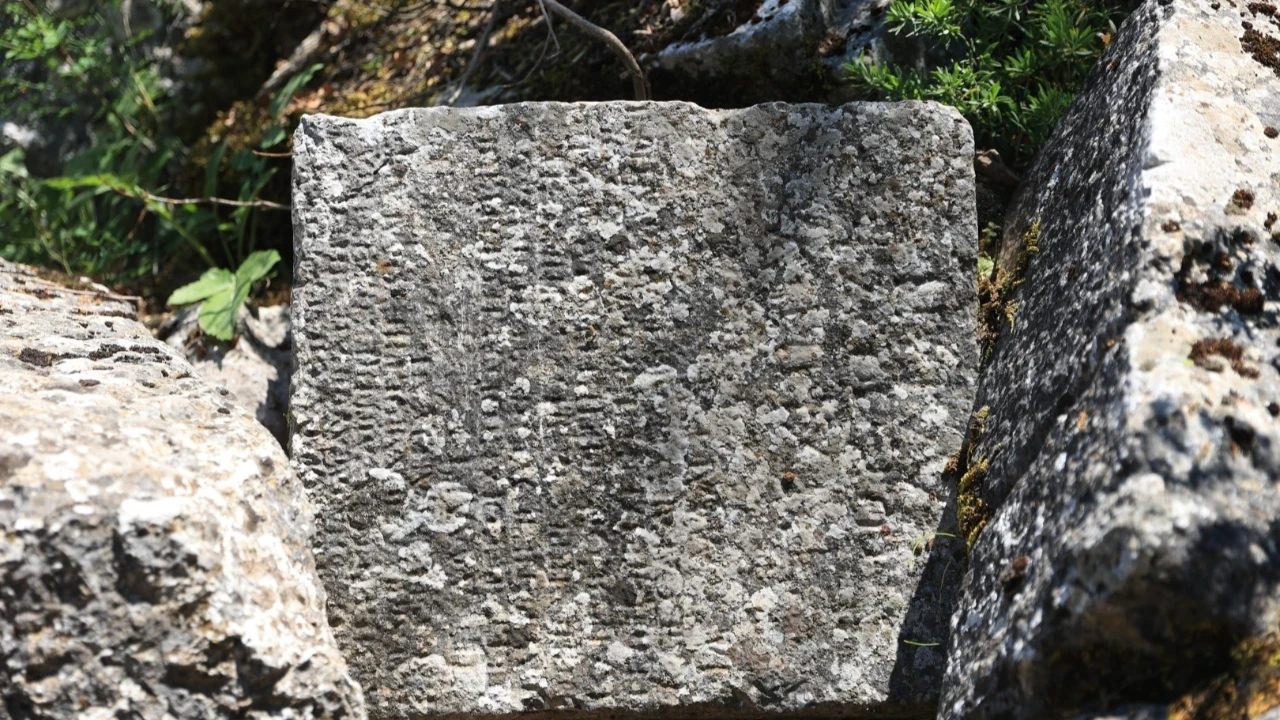 Antik kentte bağımsızlık yazıtı ve kehanet-fal metni ortaya çıkarıldı