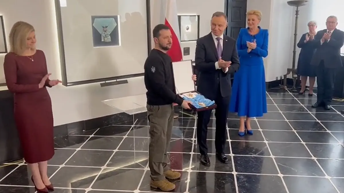 Tarihi olay krize neden oldu: Zelenski'ye verilen nişan geri alındı