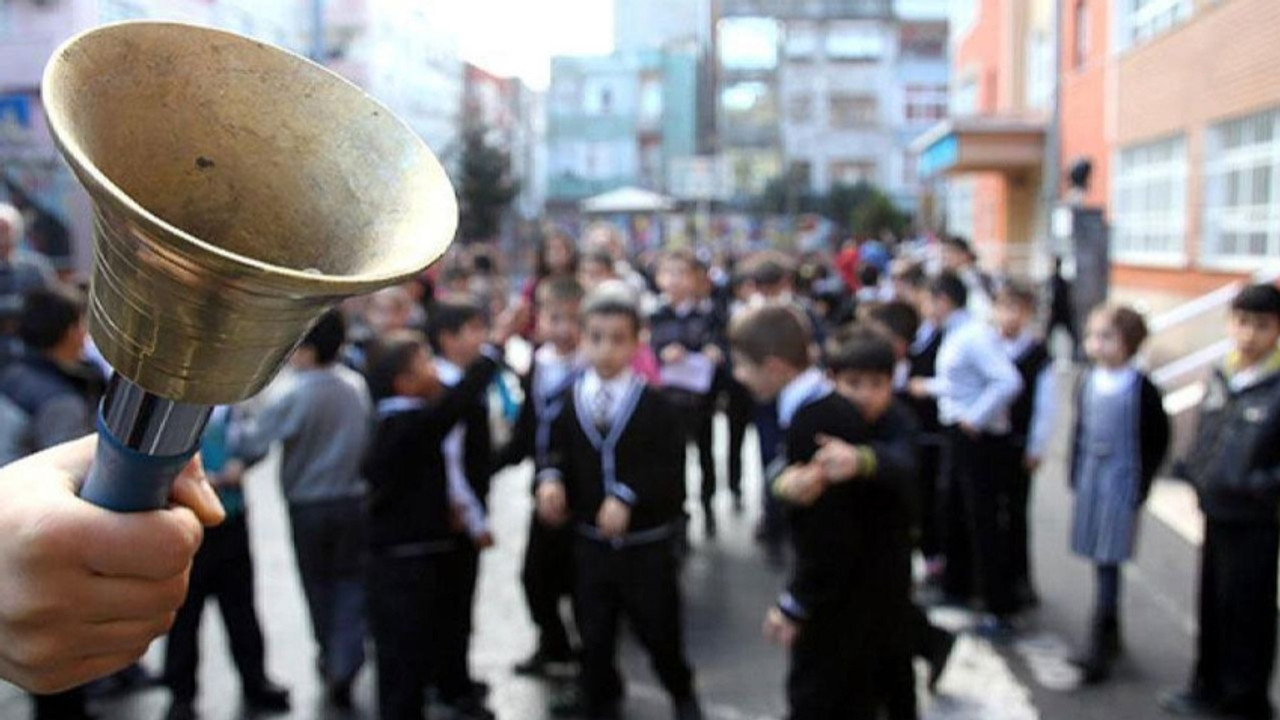 Milli Eğitim Bakanı duyurdu: Cuma günü okullar tatil edildi