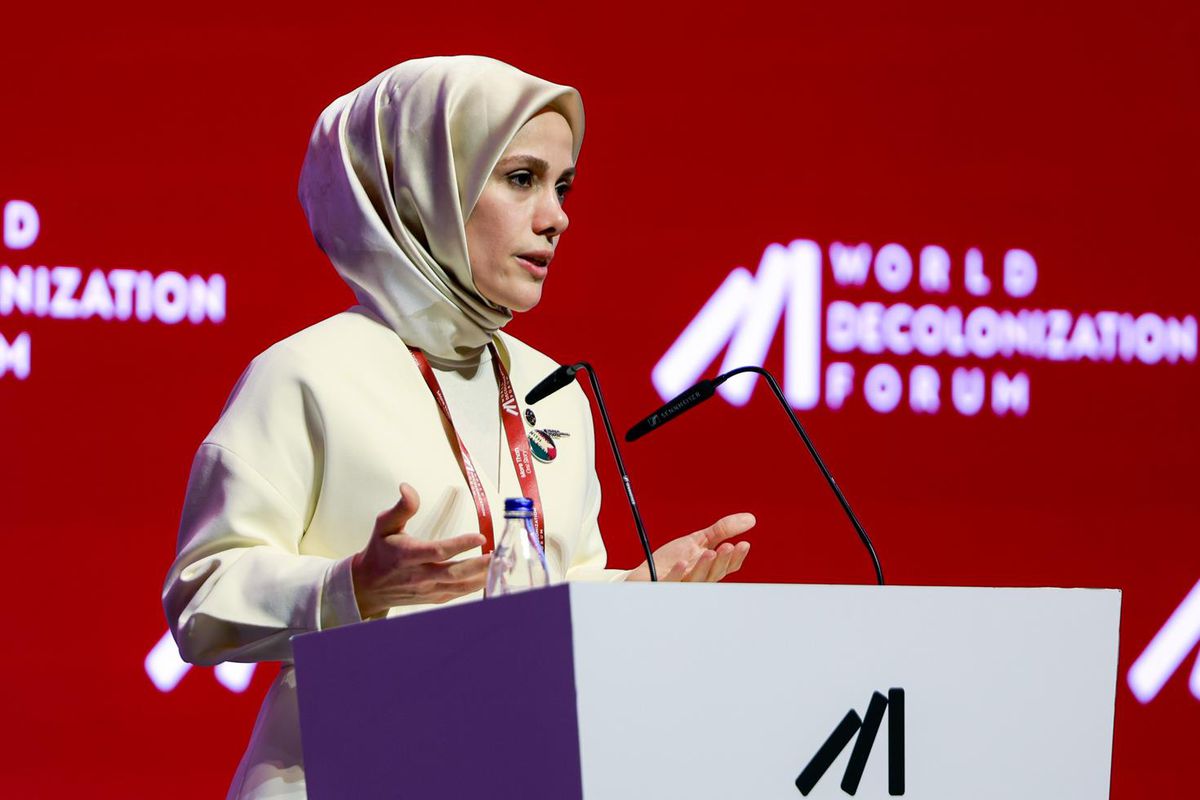 Esra Albayrak: Dekolonizasyon, Batı'ya "Efendilik kompleksinden" arınması için bir davettir