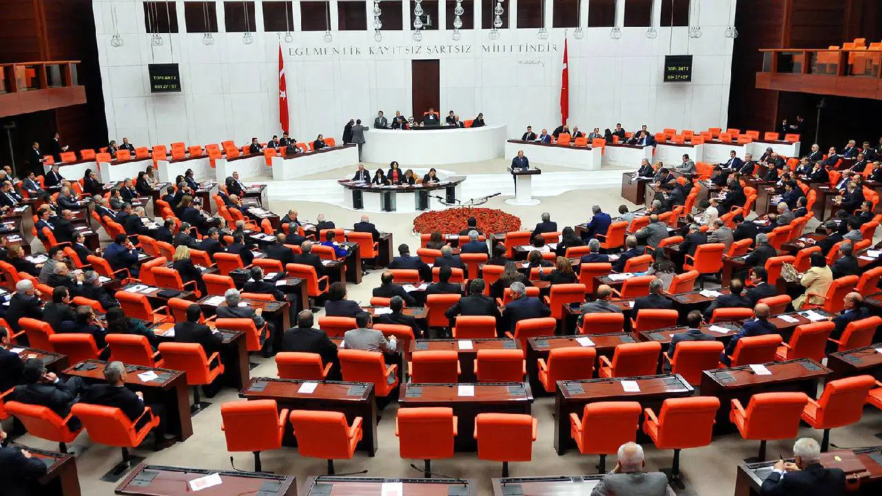 AKP'nin önerisi kabul edildi: TBMM 1 Temmuz'da tatile girmeyecek