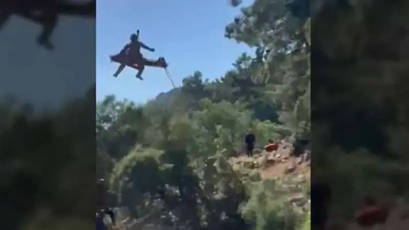 Dağlık arazide yaralanan vatandaş askeri helikopterle tahliye edildi