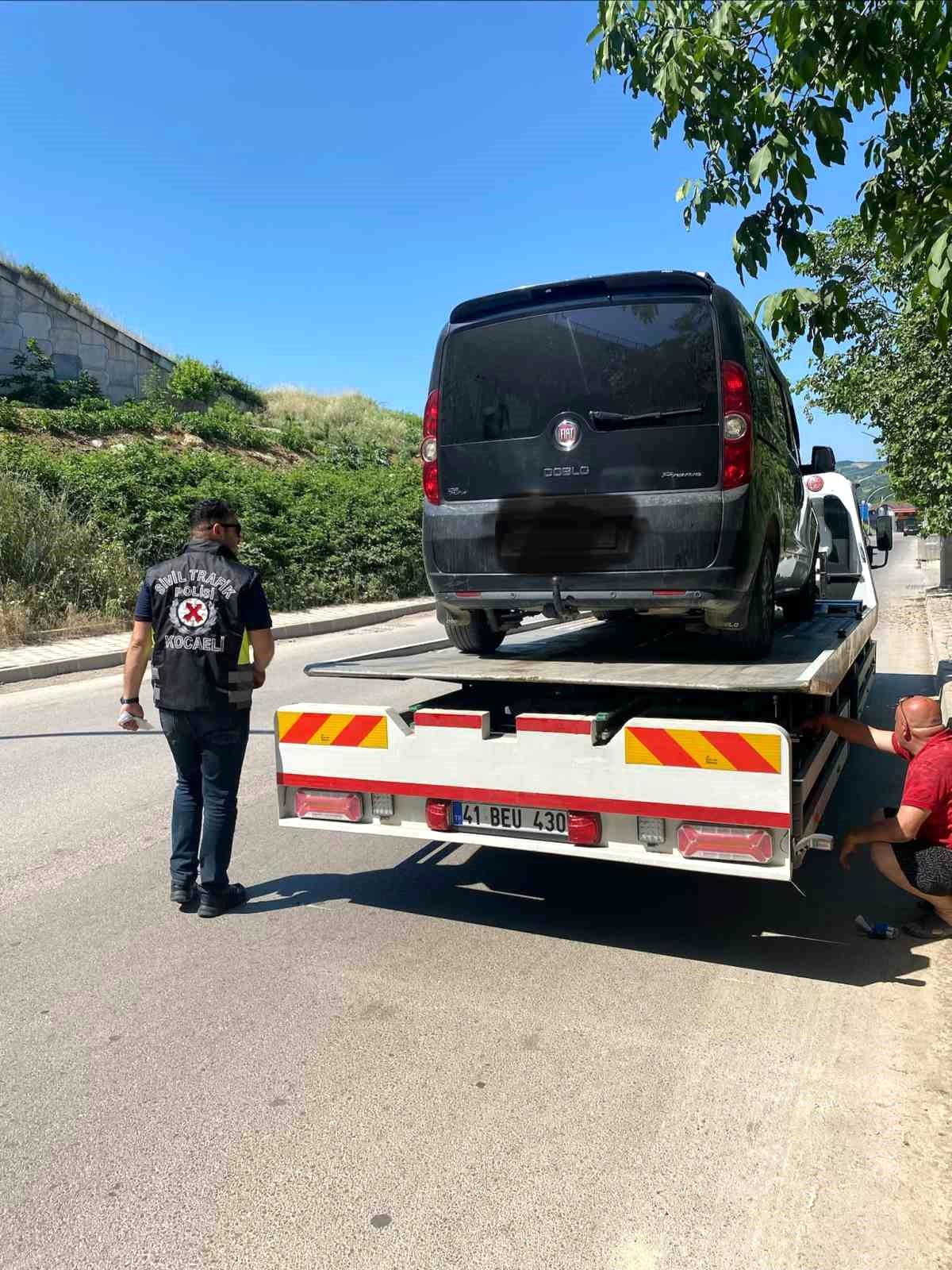 Kocaeli'de korsan taksi sürücüsü ve yolcuya ceza