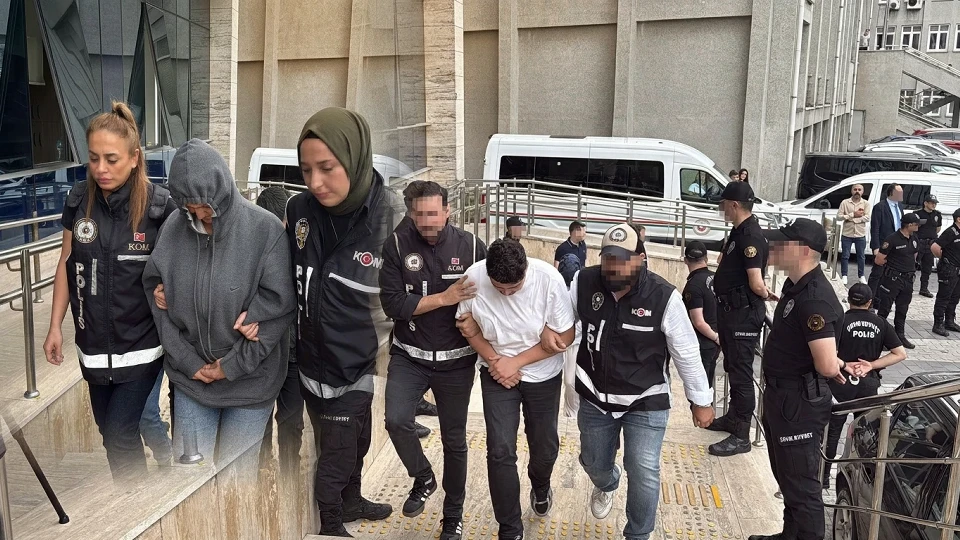 Zonguldak merkezli 4 ilde rüşvet ve yasa dışı kürtaj operasyonu: 20 şüpheli gözaltına alındı | Güncel Haberler