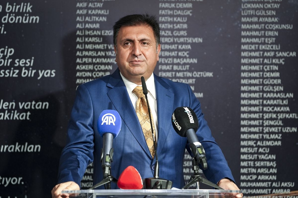 253 şehit 253 portre sergisi AKM'de açıldı