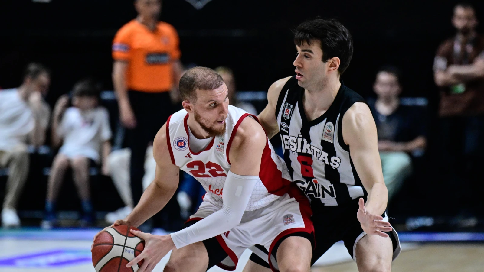 Bahçeşehir Koleji, Beşiktaş'ı yenerek seriyi eşitledi