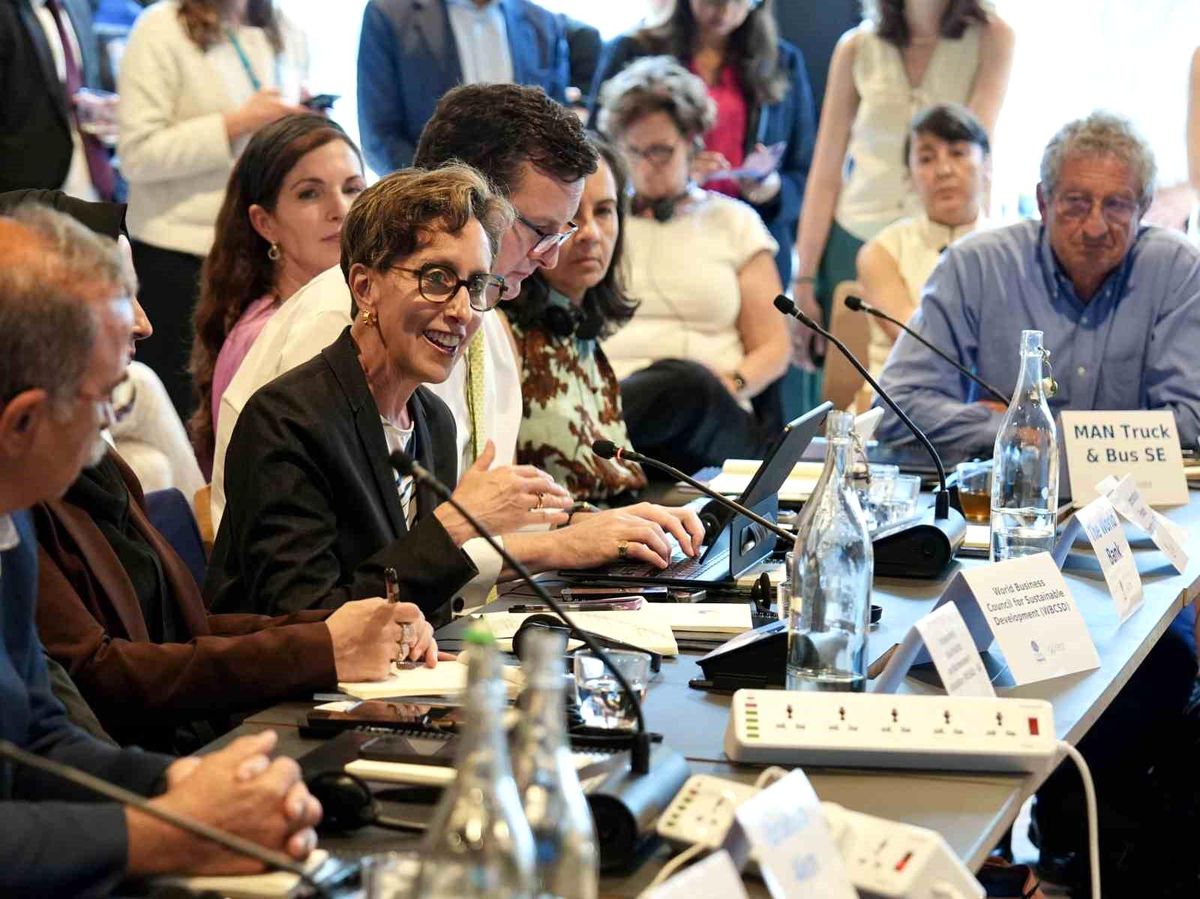 Bakan Kurum, İngiltere'de COP31 İş Dünyası Forumu'nda konuştu