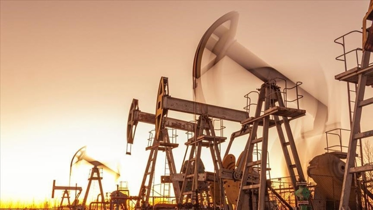 Brent petrolün varili 90 doların altına geriledi