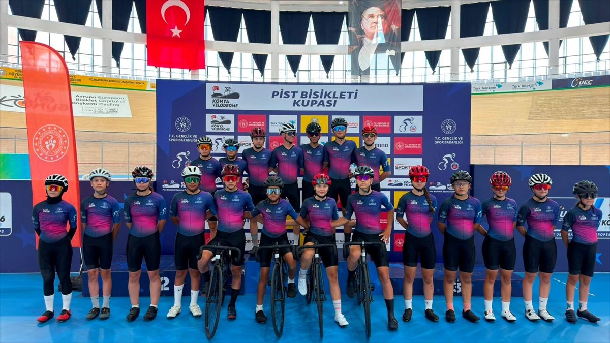 Konya Veledromu'nda 200 bisikletçi piste çıktı