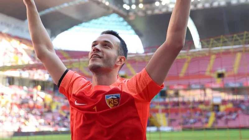 Onurcan Piri Kayserispor'dan ayrıldı