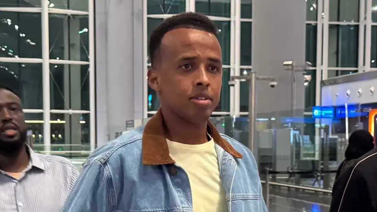 ABD'ye girişi reddedildi; ülkesinde coşkuyla karşılandı! Somalili hakem gündem oldu...