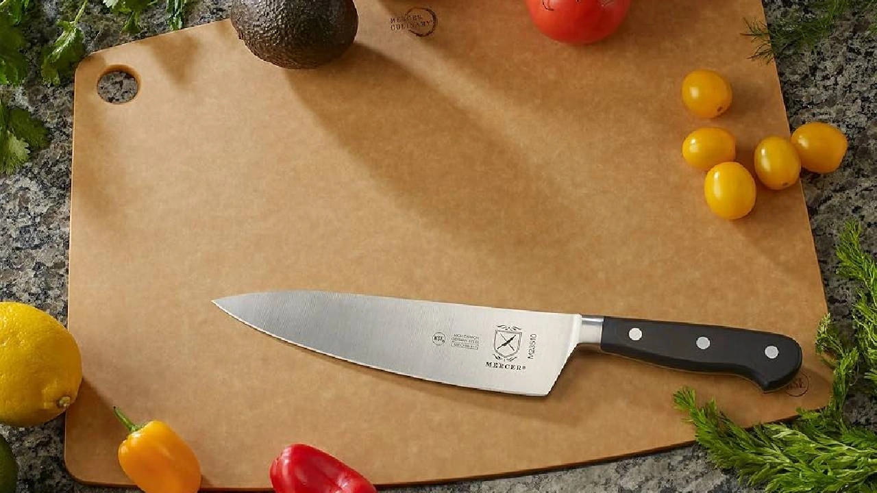 Cam veya seramik değil! Bu kesme tahtaları ne koku tutuyor ne bakteri