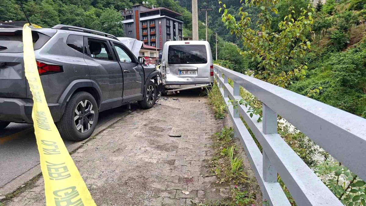Trabzon'da trafik kazası: 7 Arap turist yaralı