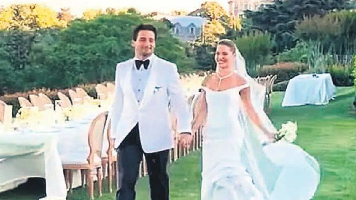 Sosyetenin ünlü iş adamının büyük mutluluğu! Torununu evlendirdi