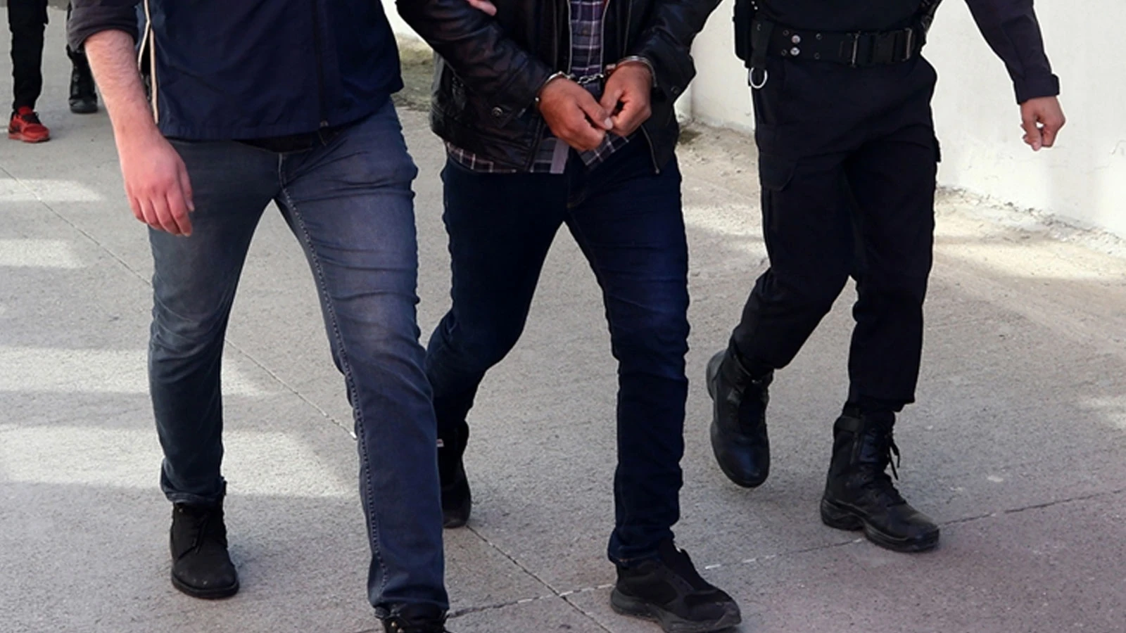 İstanbul’da DEAŞ’a para aktaran 8 kişi yakalandı