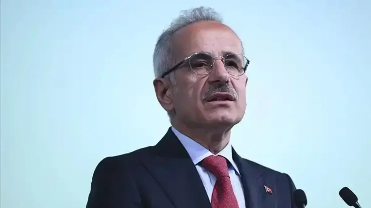Bakan Uraloğlu'ndan Hürmüz Boğazı açıklaması: Türk sahipli 11 gemi güvenli şekilde geçti
