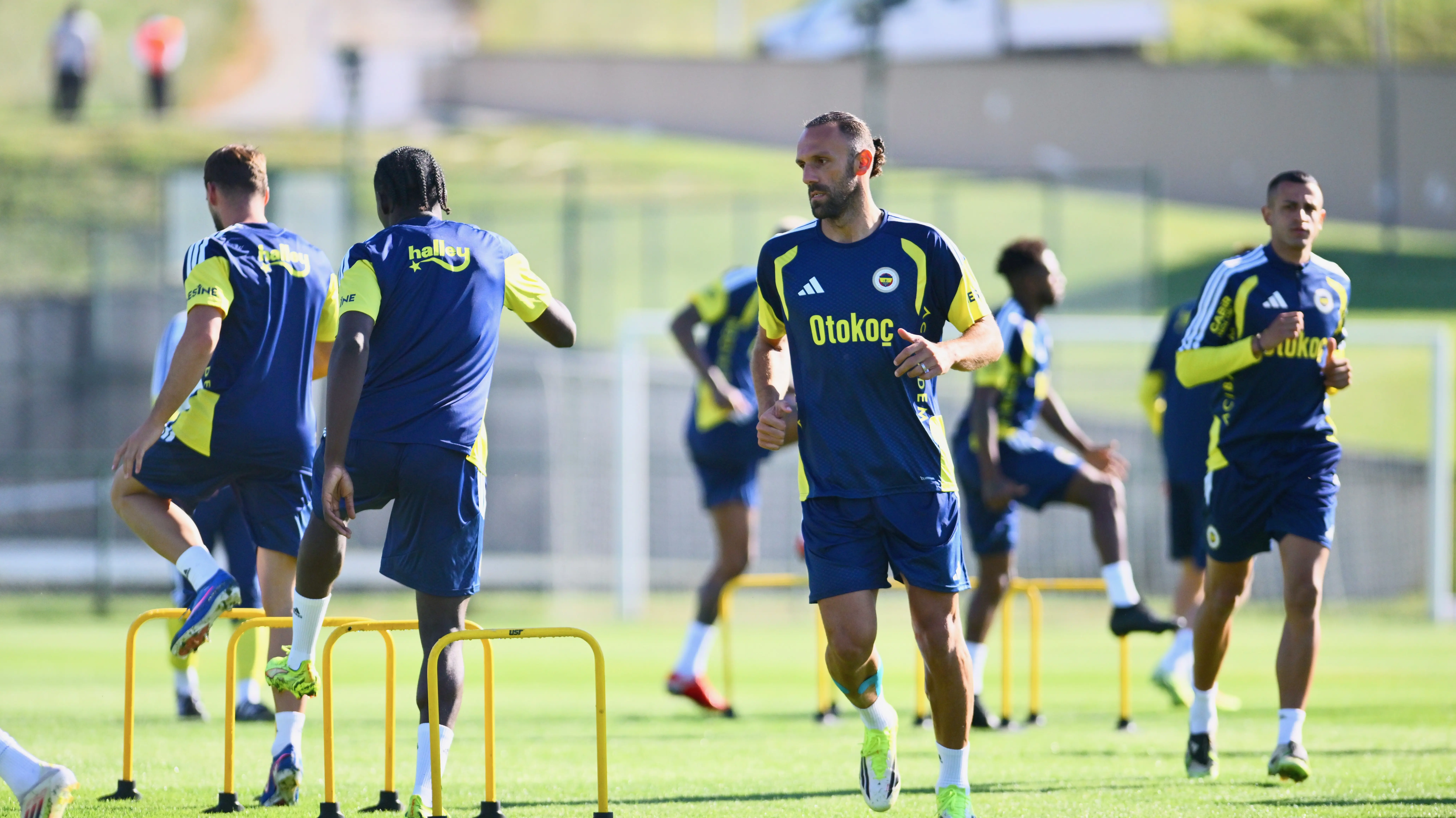 Fenerbahçe yeni sezon mesaisinde
