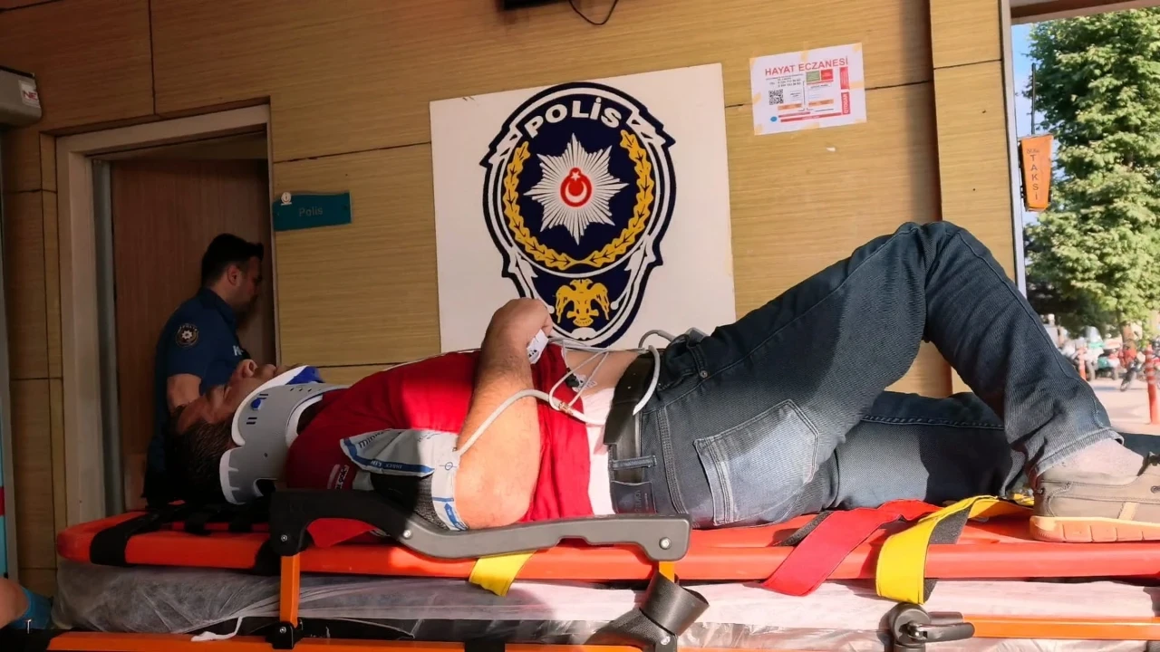 Rahatsızlanınca otomobile çarptı: Aort damarı yırtıldı