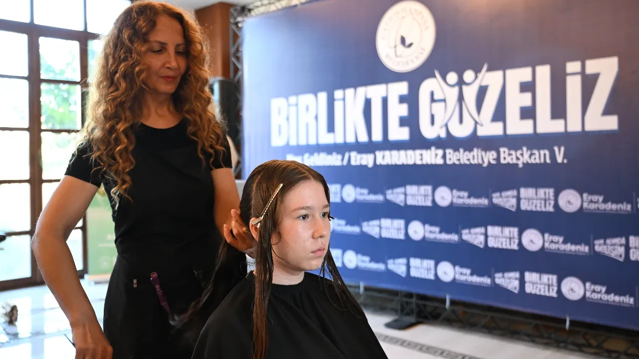 Makaslar bu kez sevgiyle açıldı! ‘Birlikte Güzeliz’ projesi kapsamında çocuklar ve gönüllü kuaförler bir arada
