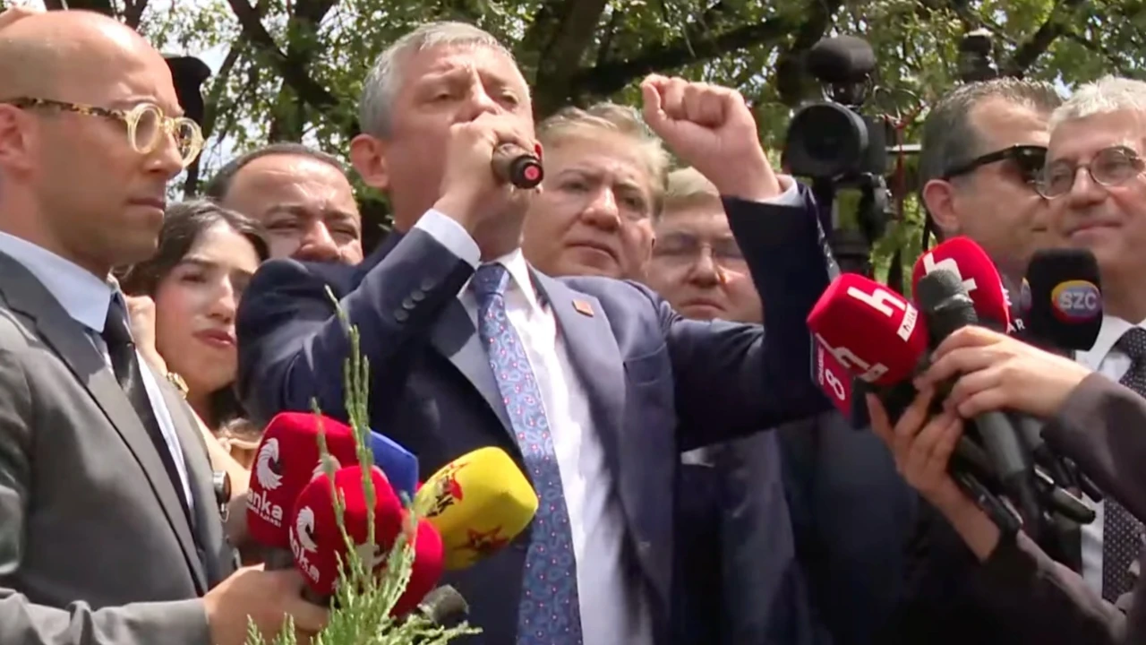 Kulisler hareketli... Gürkan Hacır'dan bomba iddia: Özgür Özel ve arkadaşları için ihraç süreci başlıyor!