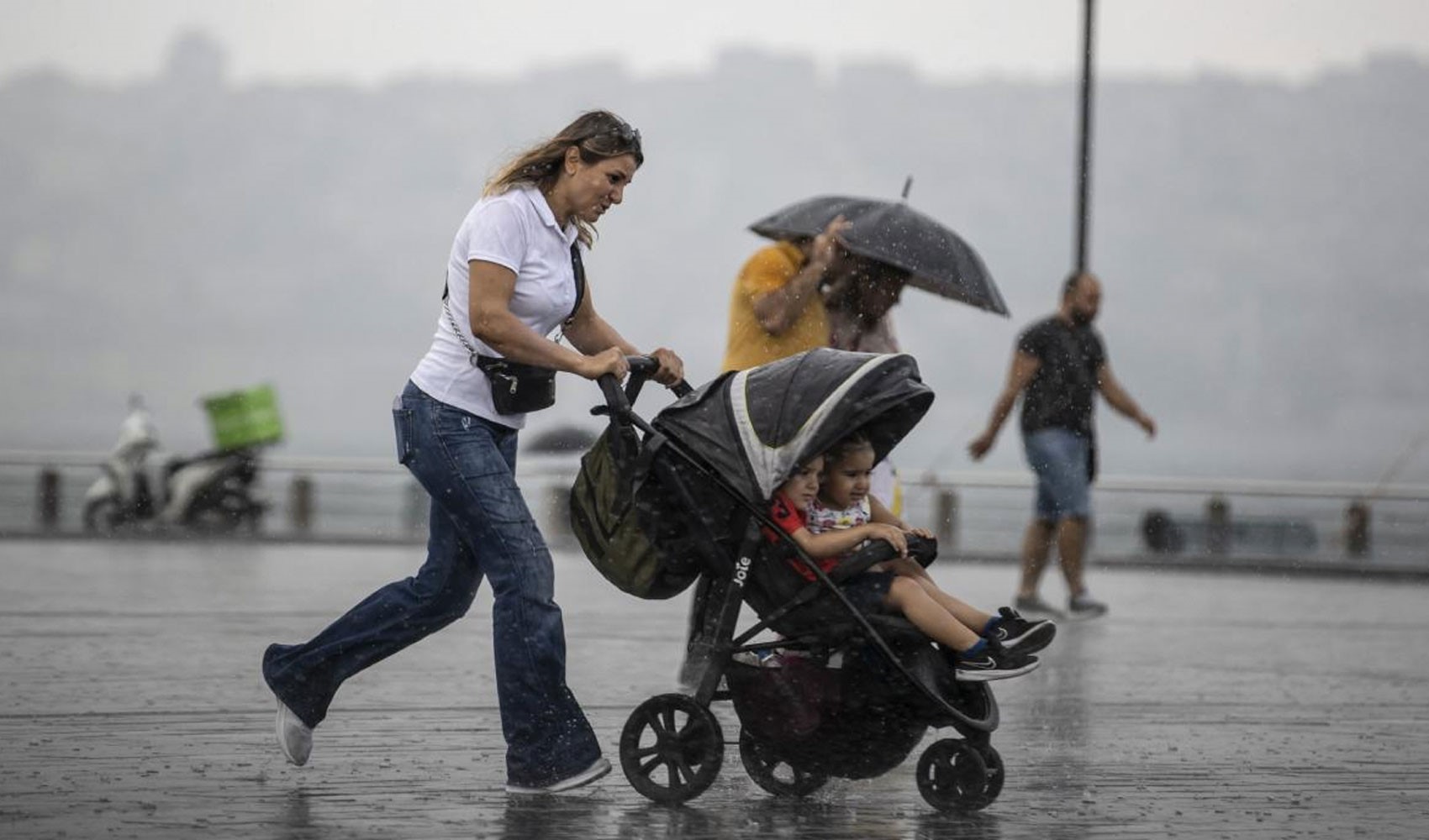 Meteoroloji uyardı: İstanbul dahil birçok ilde sağanak yağış görülecek