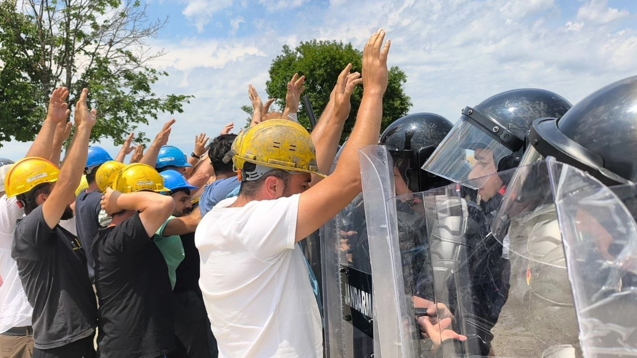 Erdoğan'a seslerini duyurmak isteyen madencilere polis müdahalesi: Ölmemizi mi istiyorsunuz?