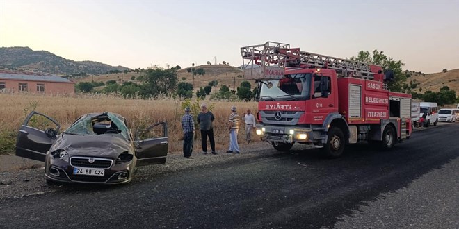 Diyarbakır'da takla atan otomobildeki anne ve oğlu öldü