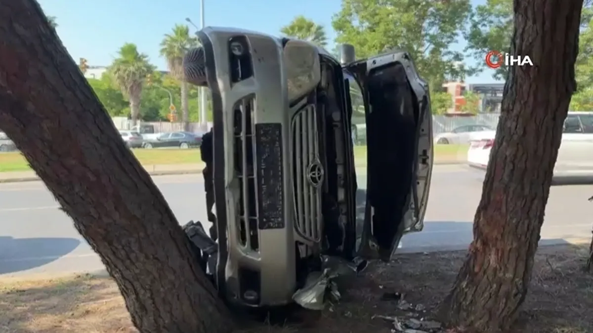Bakırköy’de kontrolden çıkan otomobil takla attı: 1 yaralı
