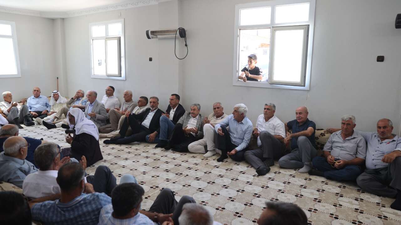 Mardin'in Artuklu ilçesinde aralarında husumet bulunan iki aile barıştırıldı