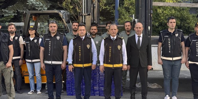 İstanbul'da bir tırda yaklaşık 130 kilogram uyuşturucu ele geçirildi