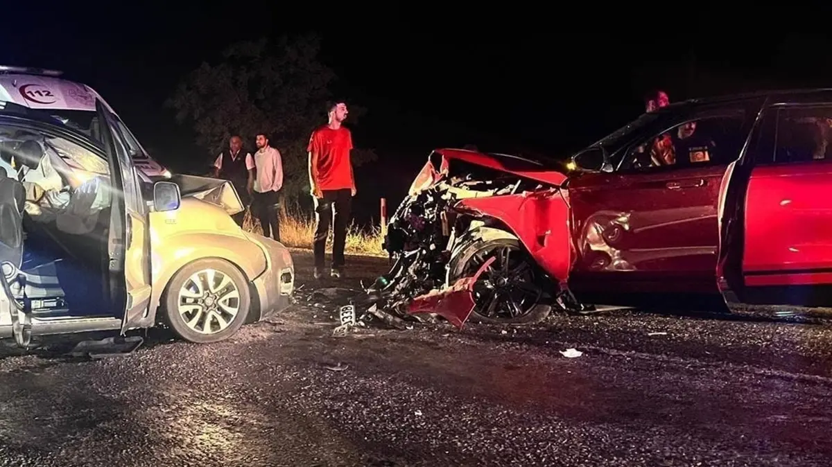 Afyonkarahisar'da feci kaza: Ölü ve yaralılar var