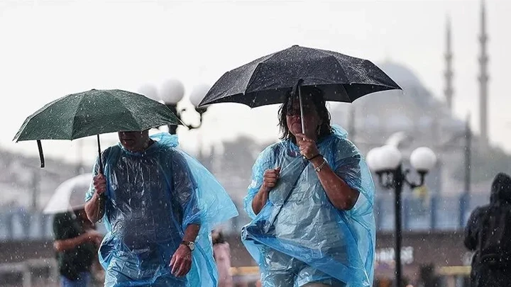 İstanbul Valiliği'nden gök gürültülü sağanak ve poyraz uyarısı! Tarih verildi