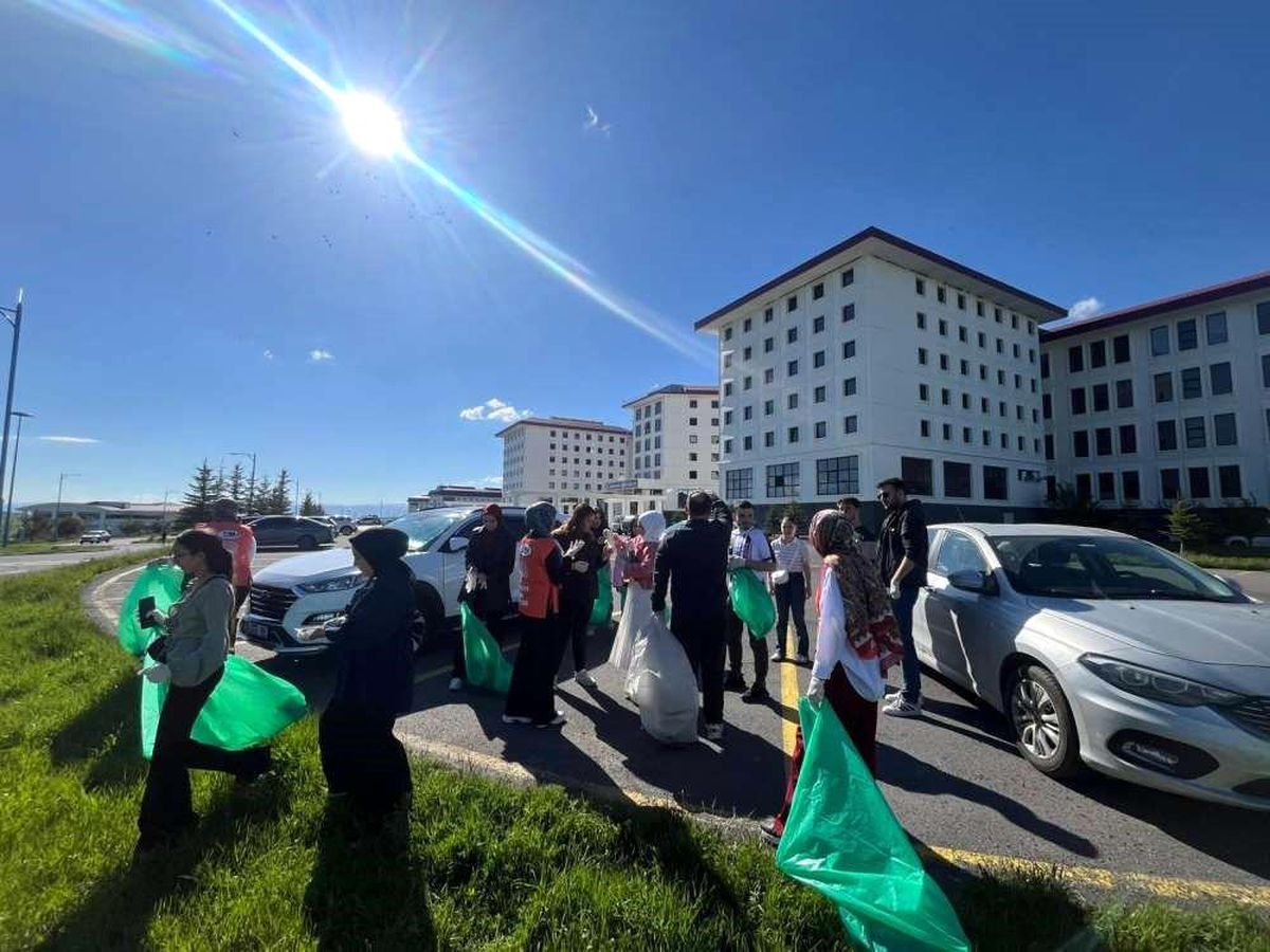 Üniversitede "Bulmak İstediğin Gibi Bırak" çevre seferberliği