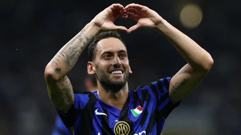 Fenerbahçe'de Hakan Çalhanoğlu bombası: Menajerinden açıklama geldi