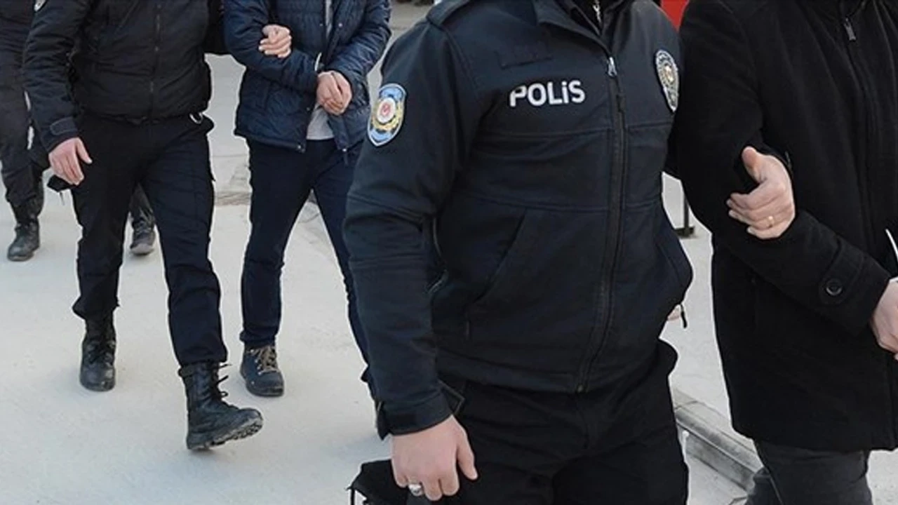 Kırklareli merkezli 4 ilde suç örgütü ve göçmen kaçakçılığı operasyonu: 17 kişi tutuklandı