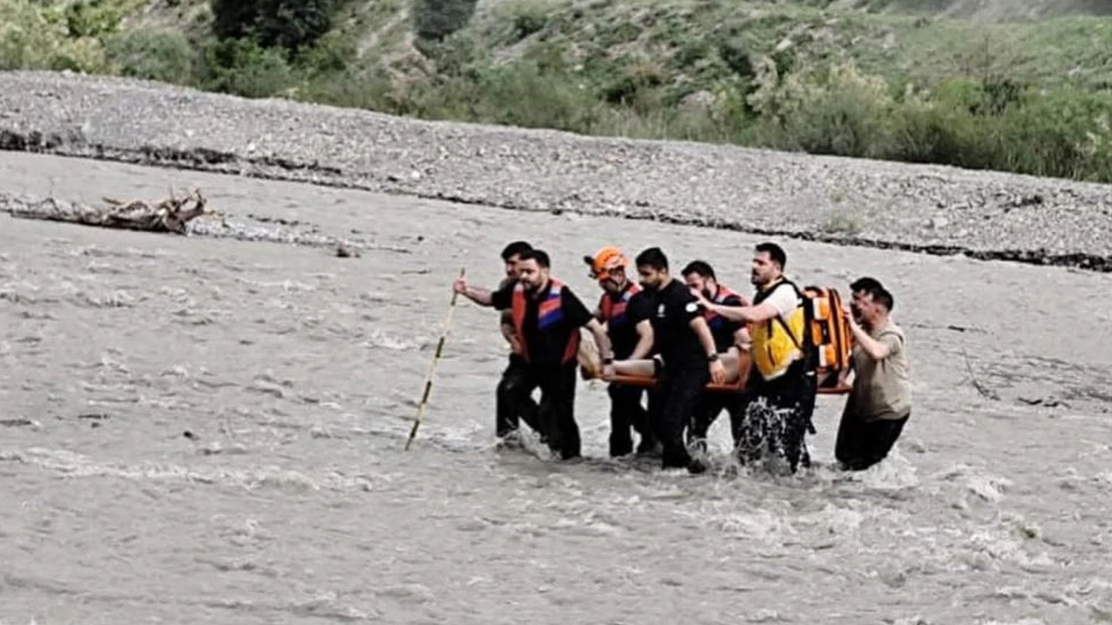 Hakkari'de Zap suyuna düşen şahıs hayatını kaybetti