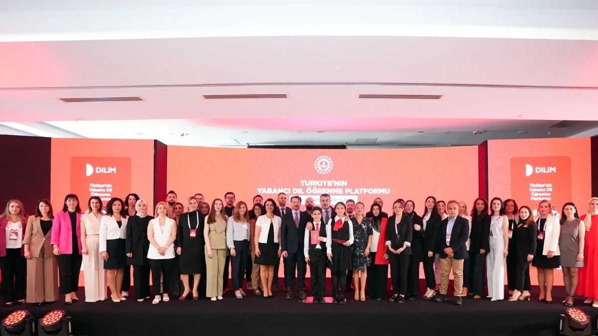 Millî Eğitim Bakanlığı'ndan yapay zekâ destekli dil öğrenme platformu: DİLİM