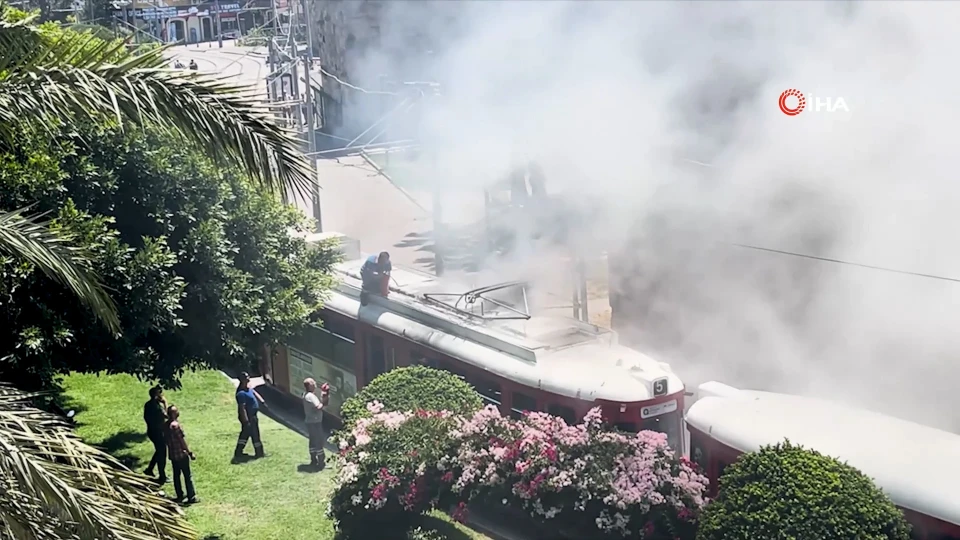 Antalya Nostalji Tramvayı'nda Yangın Çıktı: Sefetler aksadı