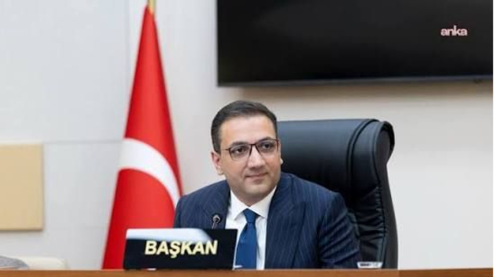 Görevden uzaklaştırılan Balçova Belediye Başkanı Onur Yiğit'in ev hapsi kaldırıldı