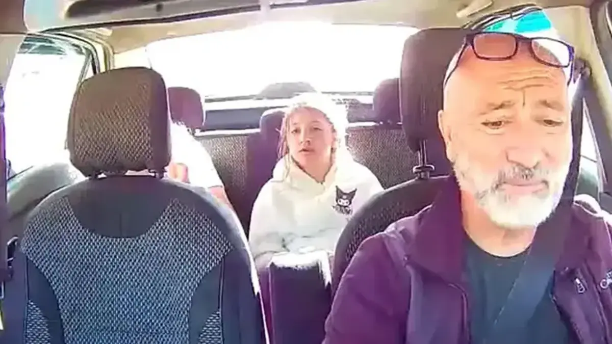 Taksici küçük kızı ölümden kurtardı! Dikiz aynasından fark edince hastaneye koştu
