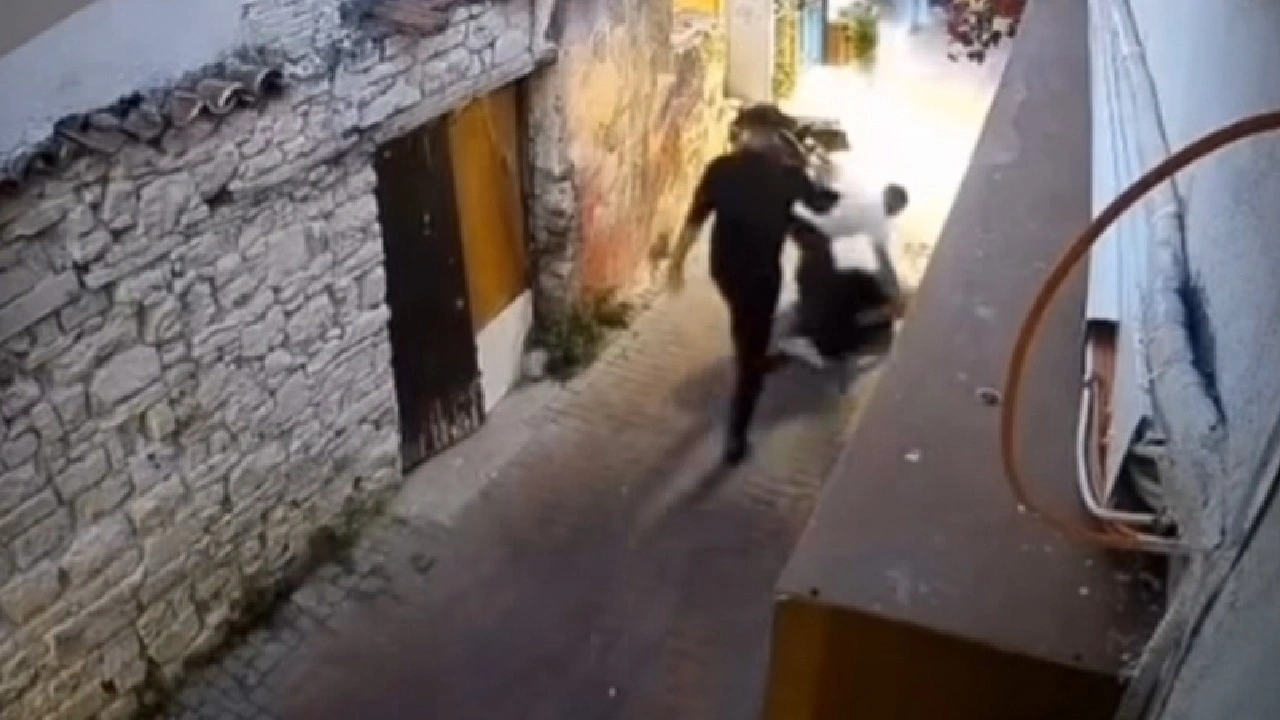 Yerde can çekişirken bile darbetmişler! Kuşadası'ndaki cinayet kamerada