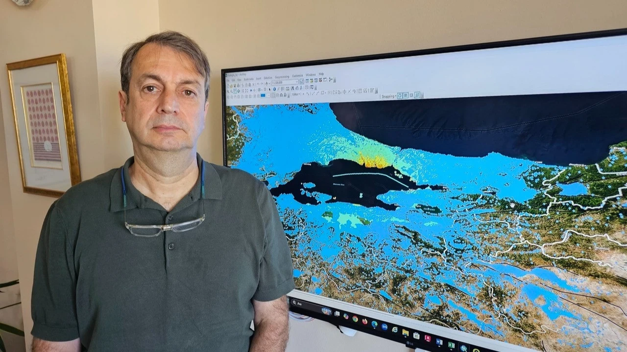 Marmara depremiyle ilgili dikkat çeken çıkış! Batıdan doğuya doğru ilerliyor. "7.5'e göre hazırlanın"