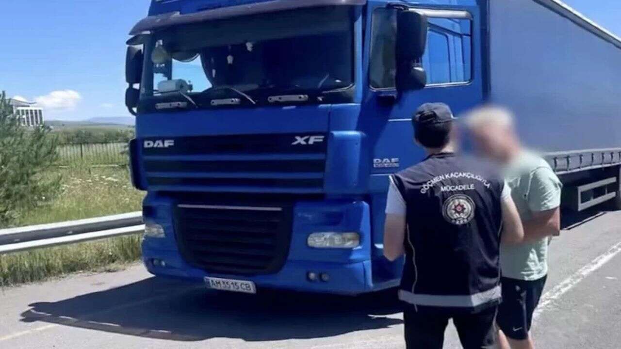 81 ilde düzensiz göç operasyonu: 25 organizatör ve 355 göçmen yakalandı